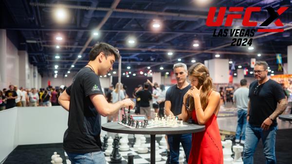 Chess.com 携手 UFC X Crossover 登陆拉斯维加斯